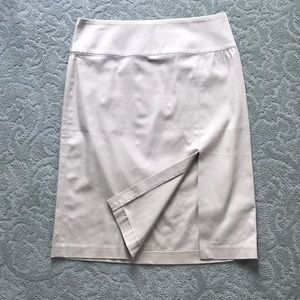 Banana Republic Pencil skirt w front slit. Size 10